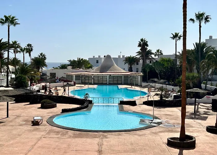 Villa Irene Lanzarote En Costa Teguise En Complejo Con Piscina Comunal