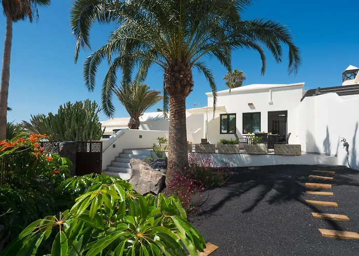 Villa Irene Lanzarote En Costa Teguise En Complejo Con Piscina Comunal