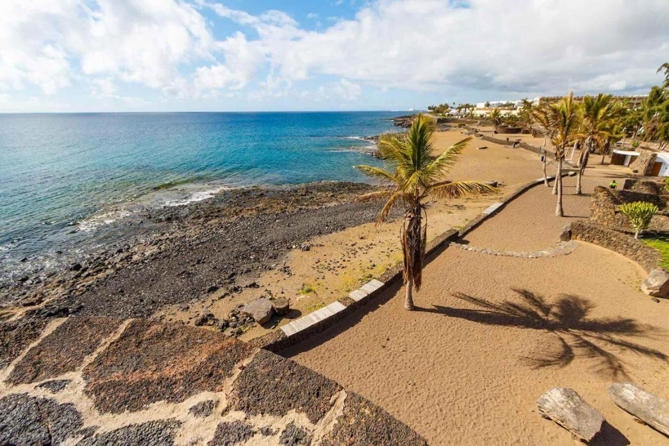 Irene Lanzarote En En Complejo Con Piscina Comunal Costa Teguise